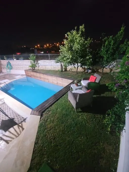 Cesme Center Villa With Pool Leylacanhouse